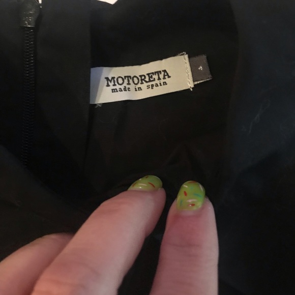 Motoreta Spain Black Sleeveless Collared Top Sz4 - Picture 2 of 2